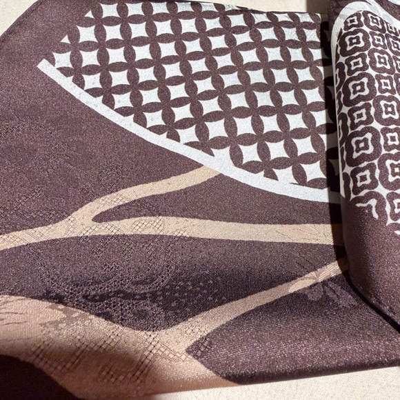 Floral Pattern Scarf 100% SILK - Picture 4 of 4